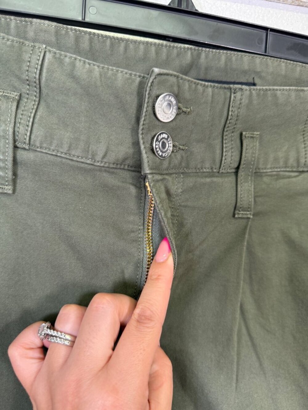 Veronica Beard Jean Monika Tapered Pants Green High Rise 30/10 Model Off Duty - Picture 10 of 16
